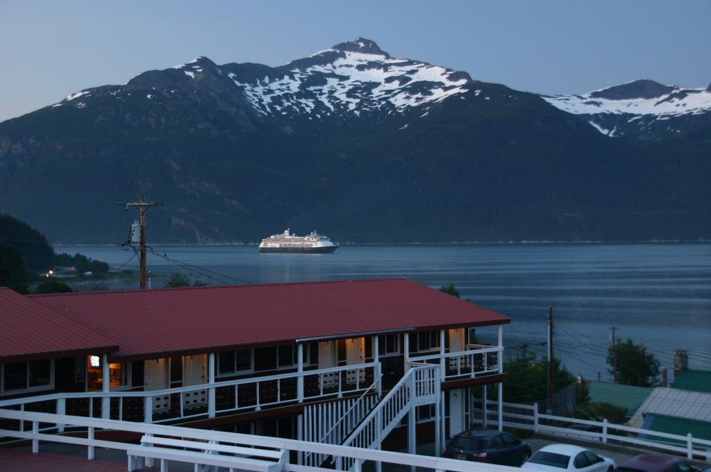 Captain'S Choice Motel Haines Quarto foto