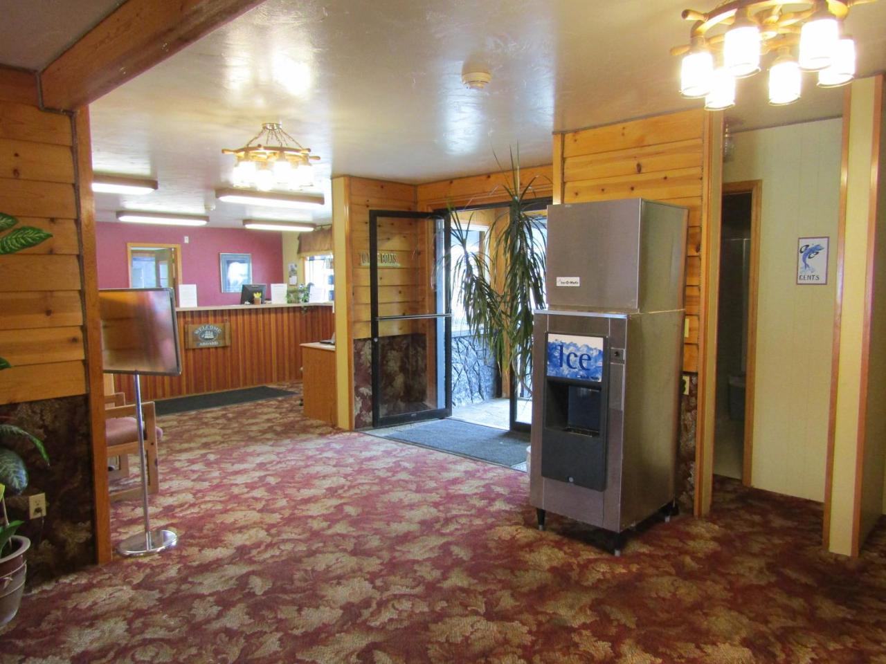 Captain'S Choice Motel Haines Exterior foto